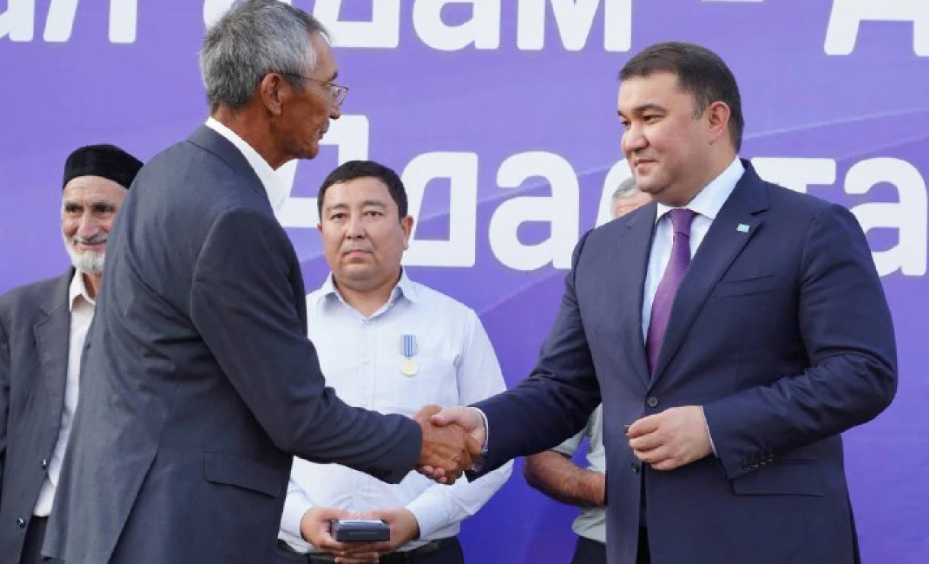 Image for Түркістанда еңбек адамдары марапатталды